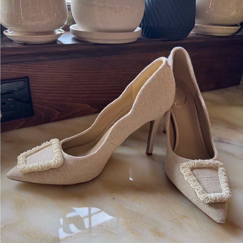 Sam Edelman Harriett Pointed
Toe Pump - Picture 2 of 8